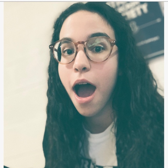 Meet your Posher, Laura - Picture 2 of 2